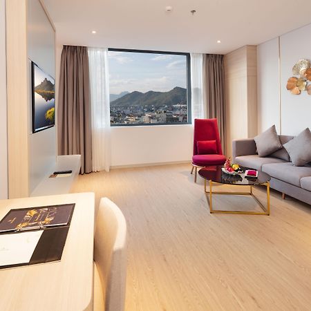 Dqua Hotel Нячанг Екстер'єр фото