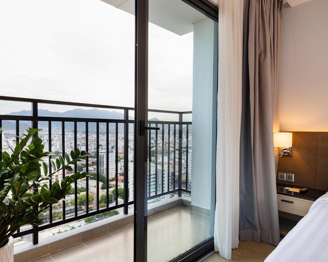 Dqua Hotel Нячанг Екстер'єр фото