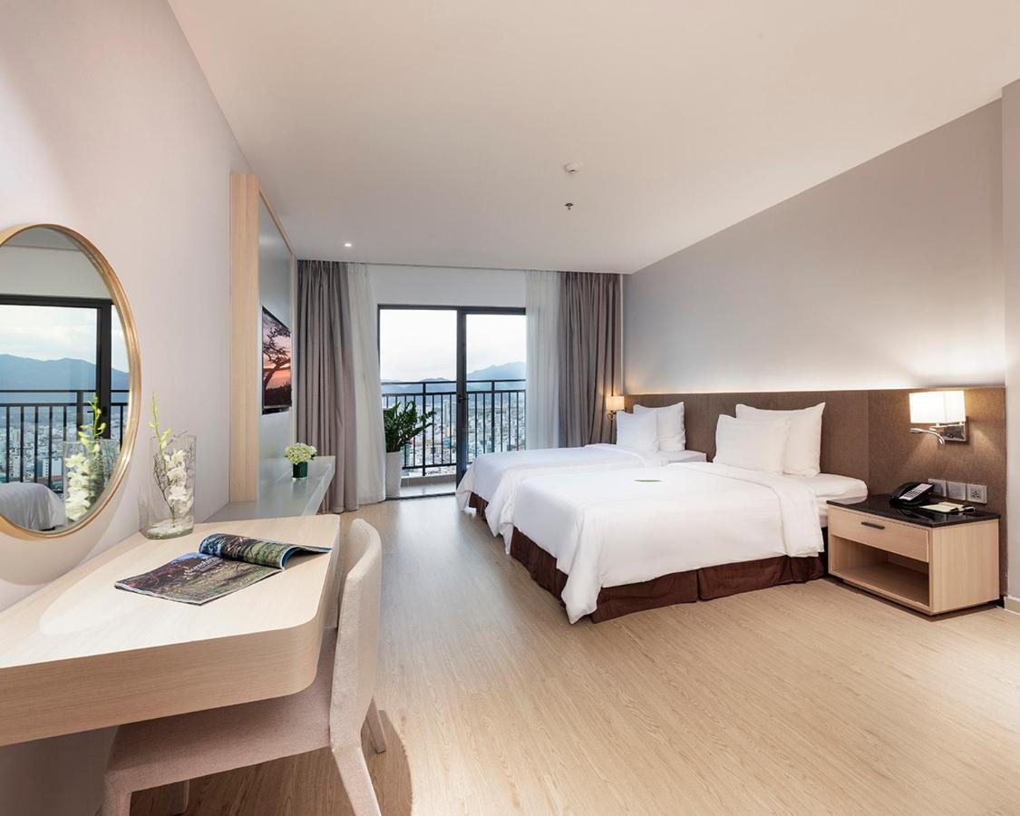 Dqua Hotel Нячанг Екстер'єр фото