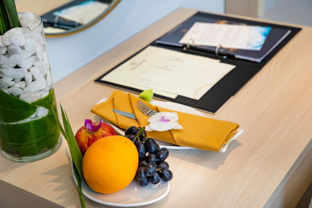 Dqua Hotel Нячанг Екстер'єр фото