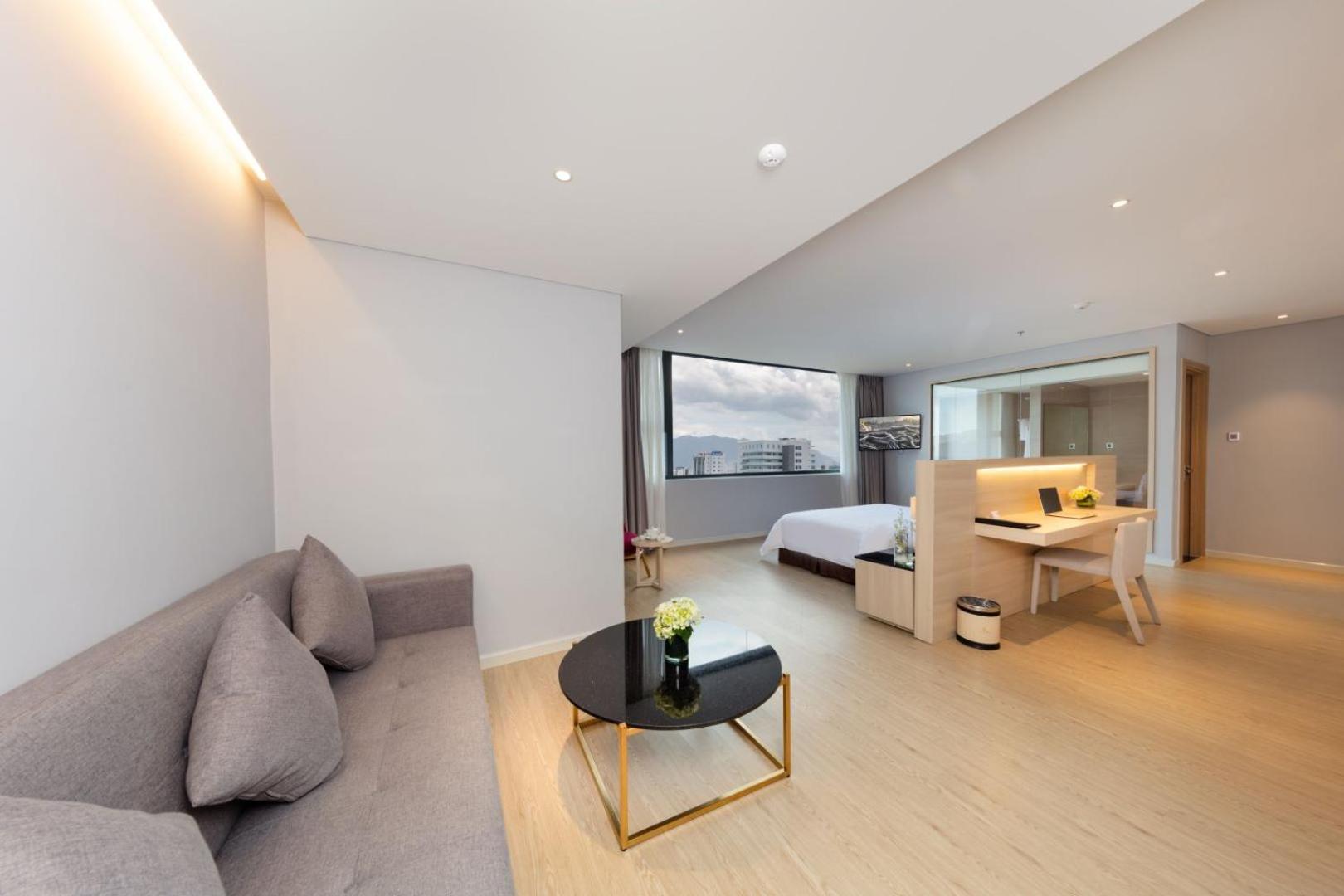 Dqua Hotel Нячанг Екстер'єр фото