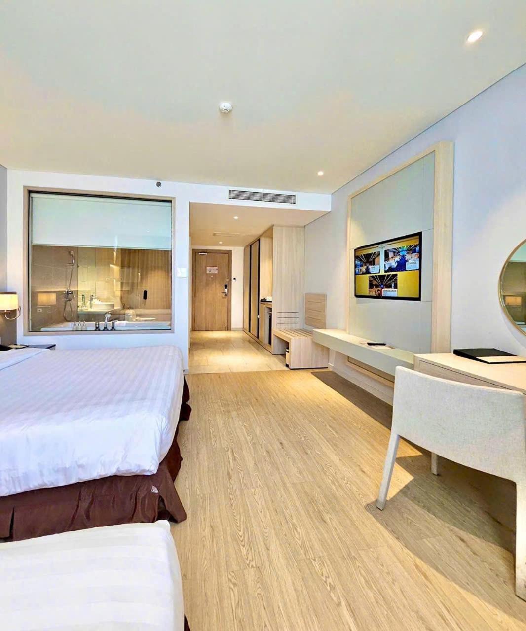 Dqua Hotel Нячанг Екстер'єр фото