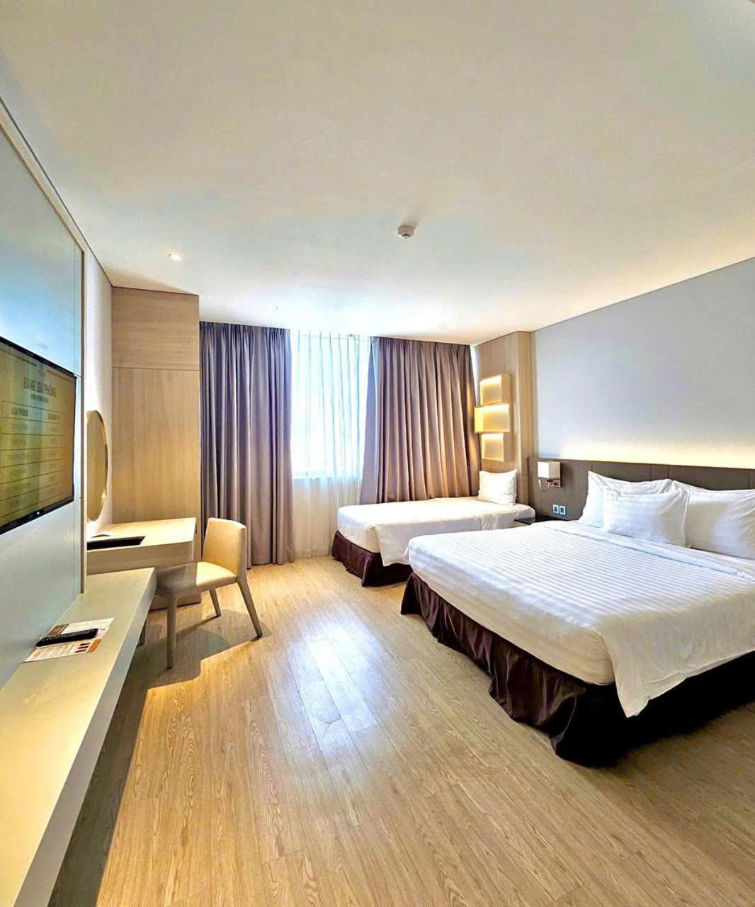 Dqua Hotel Нячанг Екстер'єр фото